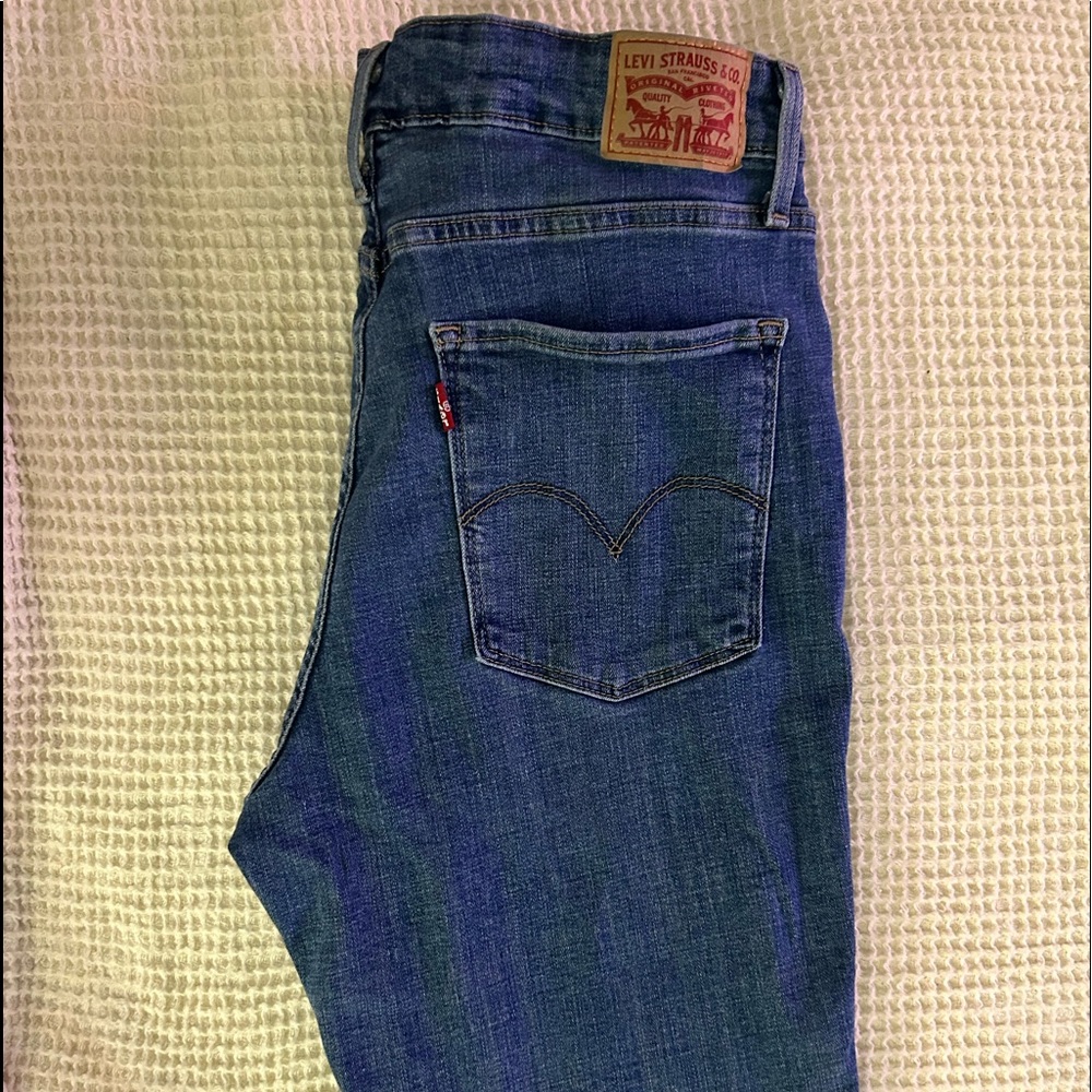 Normal wear, super cute Levi’s